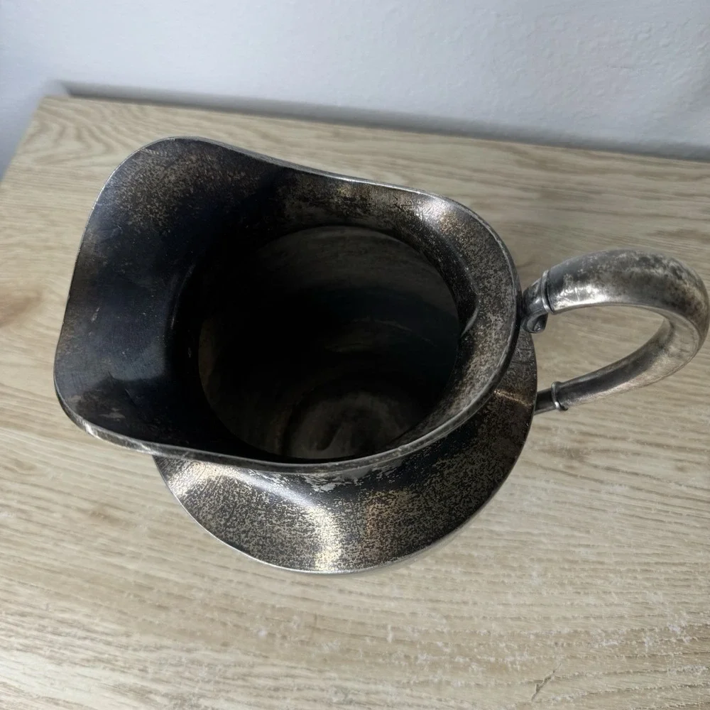 Superior‎ Silver Plate Pitcher Elegant Vintage 7028 - Scratches & Dents 8